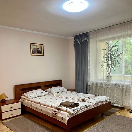 Apartment Oksi Львів Екстер'єр фото